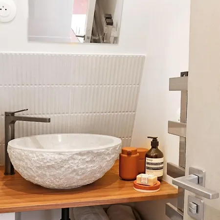 La Rouge Du Marais باريس