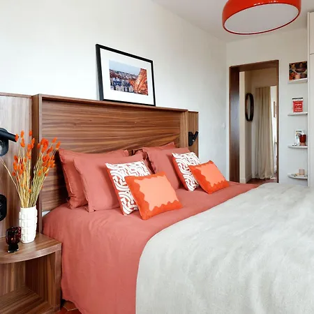 La Rouge Du Marais *